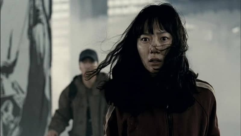 Bae Doo-na, in 'The Host' - Asian Movie Pulse