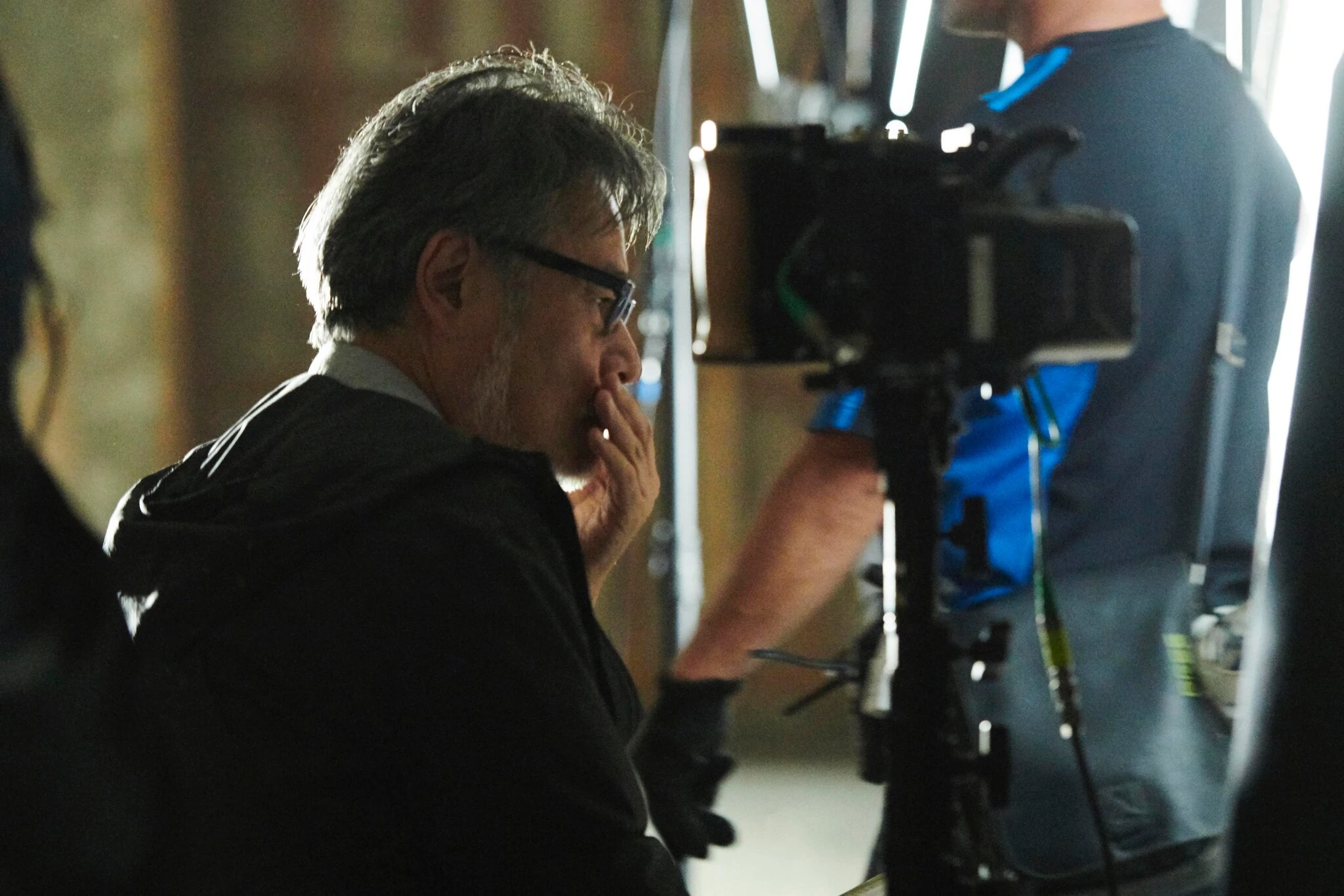 Kiyoshi Kurosawa on the set of Wife of a Spy