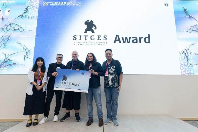 Rachel YOO, producer of The Vampire of Sheung Shui, Ángel SALA, director of the Sitges Film Festival, producer Michael J. WERNER, director/producer Shreyom GHOSH, and producer Peter YAM of The Vampire of Sheung Shui, winner of the Sitges FanPitch Award