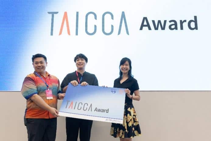 ▲ (from left to right) Producer Jerry ZHANG and producer TAKAHASHI Naoya of BAIT, winner of the TAICCA Award, Stephanie LI, senior manager at TAICCA