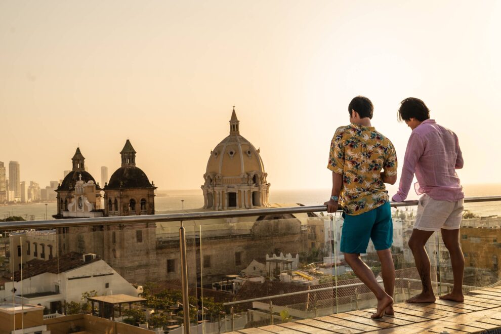 Bogota City of the Lost Song Joong-ki as Kook-hee and Lee Hee-jun as Soo-yeong