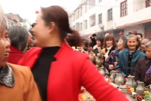 Hundreds Tin Pots Feast still