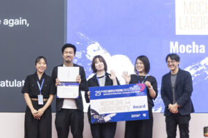 Award winners pose for a group photo with Bucheon Mayor CHO Yong-eek and BIFAN Festival Director SHIN Chul