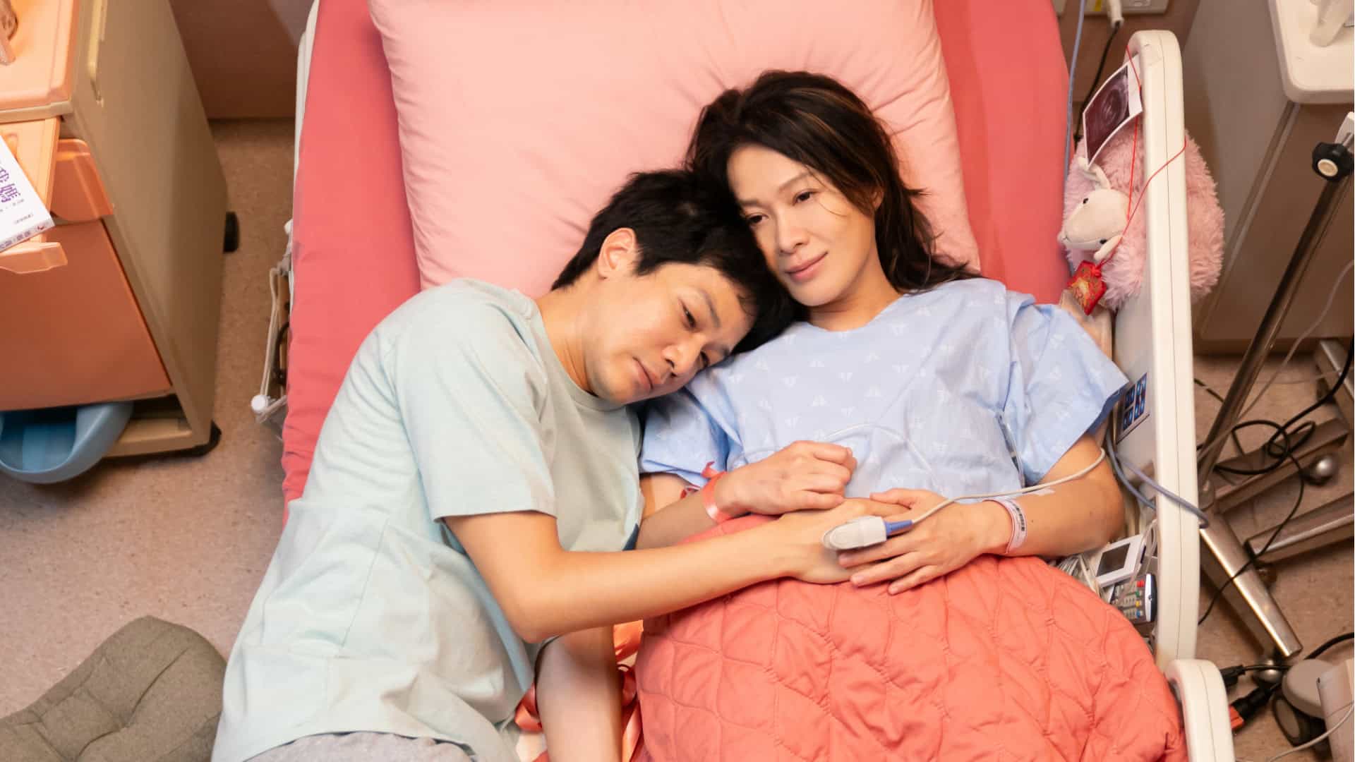 Rene Liu and Hsueh Shih-ling in Unexpected Courage